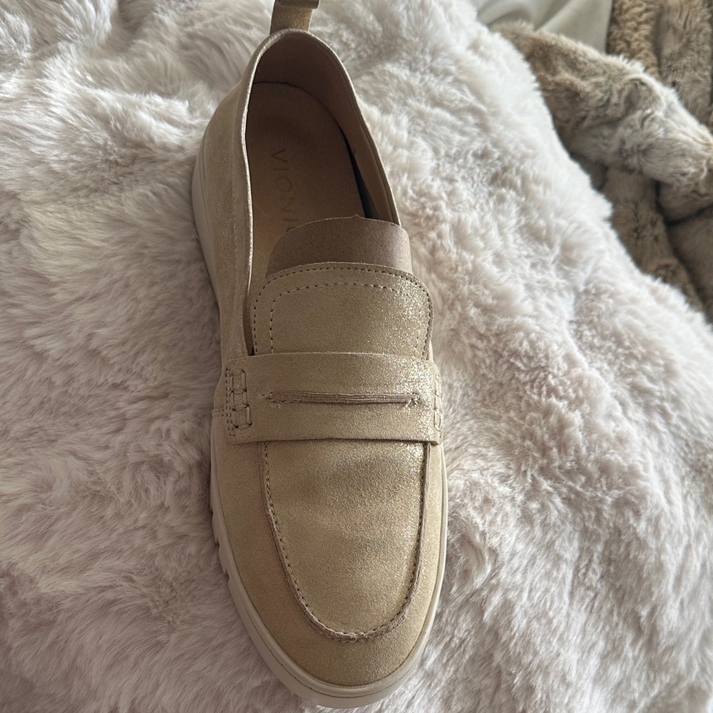 Vionic Leather Vio Motion Loafers - Chantel